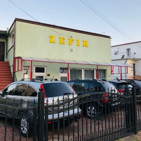 Zefir Pokoje Apartment Uniescie Luaran gambar