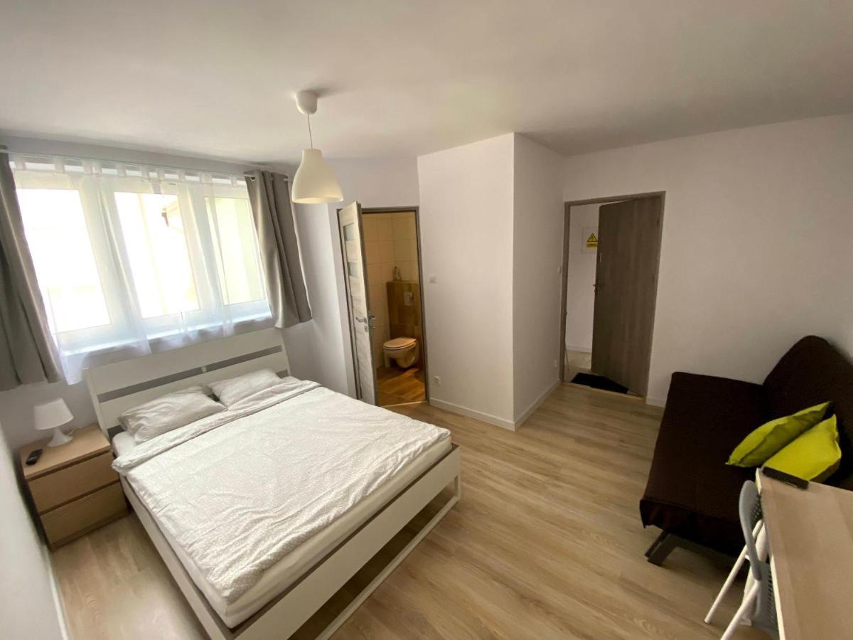 Zefir Pokoje Apartment Uniescie Luaran gambar
