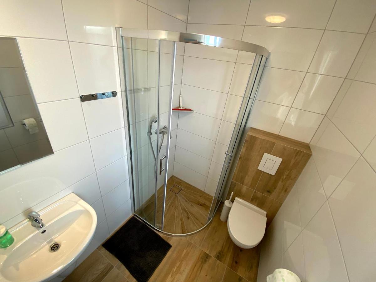 Zefir Pokoje Apartment Uniescie Luaran gambar