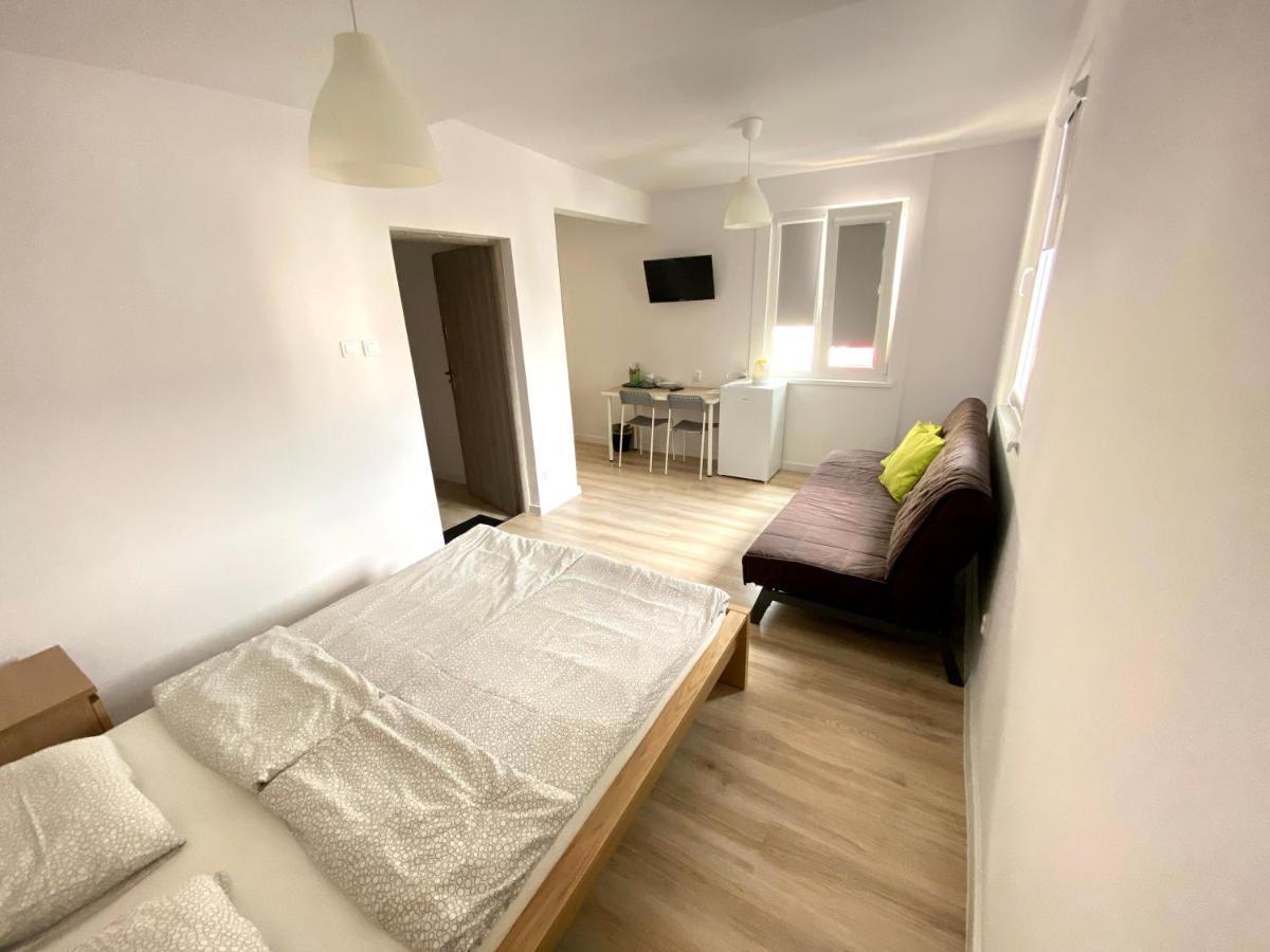 Zefir Pokoje Apartment Uniescie Luaran gambar